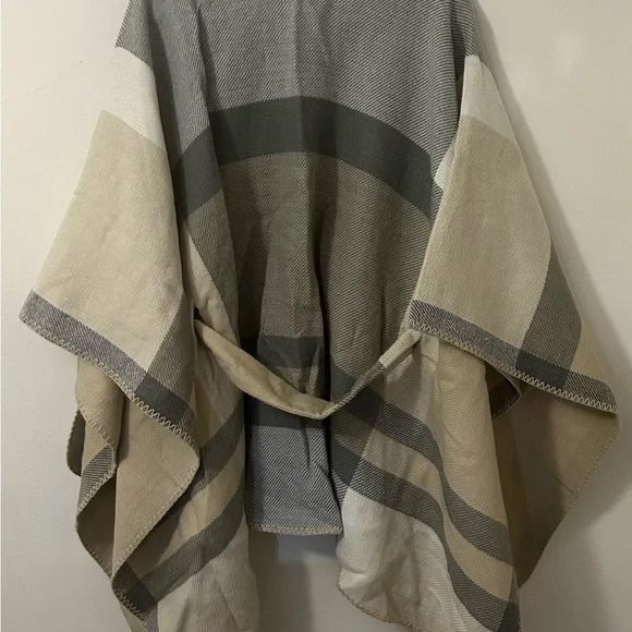 Torrid Beige and Gray Plaid Belted Ruana - Picture 3 of 3